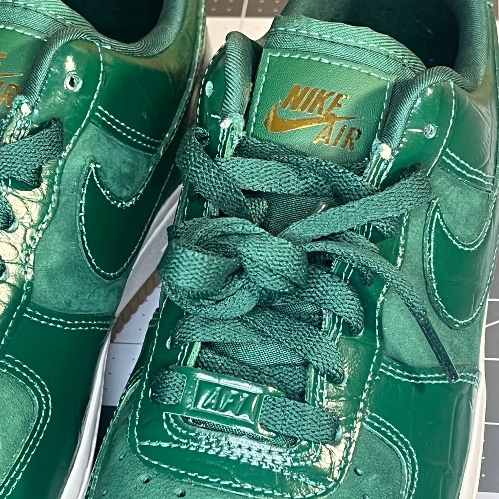 Nike 
Air force 1 LX
Gorge green croc
Nwot - Picture 6 of 16